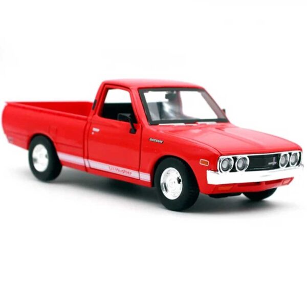 Maisto 1:24 Scale 1973 Datsun 620 Pickup