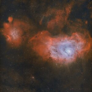 حلقه ماکیان (Cygnus Loop) بازمانده ابرنواختر بزرگ (سوپرنوا) در صورت فلکی ماکیان است تلسکوپ یا لنز: AskarFRA300 Pro دوربین عکاسی: ZWO ASI6200MM Pro مقر: ZWO AM5 فیلترهای عکاسی نجومی: Antlia 3.5nm Narrowband Oxygen III 2" · Antlia 3.5nm Narrowband Sulfur II 2" · Antlia 3nm Narrowband H-alpha 2" · Baader Blue (B-CCD) 2" · Baader Green (G-CCD) 2" · Baader Red (R-CCD) 2" تجهیزات جانبی: ZWO ASIAIR Plus · ZWO EAF نرم افزارهای ویرایش تصویر: Aries Productions Astro Pixel Processor (APP) · Pleiades Astrophoto PixInsight تلسکوپ راهنما: William Optics UniGuide 50 Guiding Cameras ZWO ASI120MM Mini