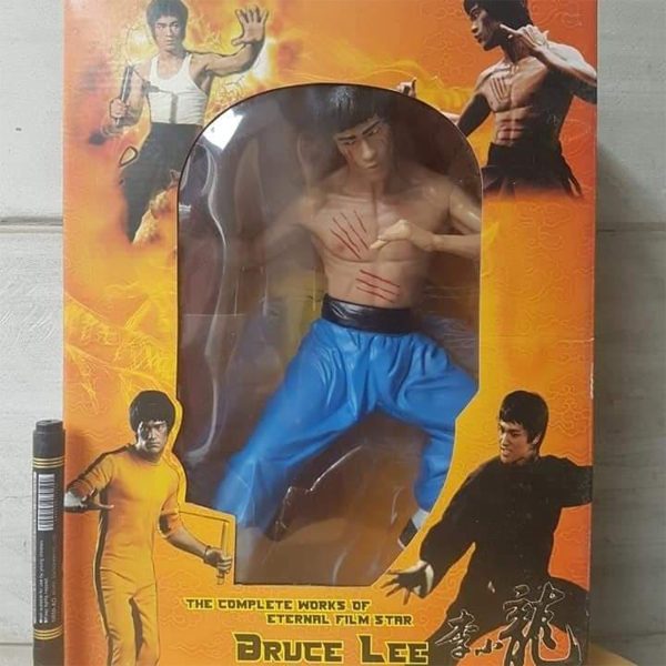 فیگور بروسلی bruce lee جعبه دار ارتفاع 35 سانتی متر