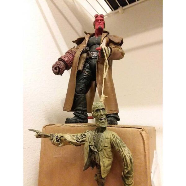 اکشن فیگور پسر جهنمی (هل بوی) Hellboy and Ivan Corpse برند مزکو