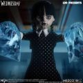 عروسک ونزدی آدامز از برند Mezco