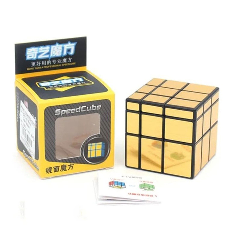 روبیک آینه ای کای وای ( Mirror Cube QY 3*3) : مکعب روبیک، از محبوب‌ترین بازی‌های فکری و یکی از پرفروش‌ترین اسبا‌ب‌بازی‌های جهان است. الگوریتم‌های متنوعی که در حل روبیک استفاده می‌شود باعث شده که این مکعب جادویی بین تمامی رده‌های سنی محبوبیت پیدا کند و مختص گروه خاصی نباشد. این محصول، یک روبیک آینه ای و سرعتی است که تولید برند معروف کای وای QiYi می‌باشد. این روبیک، یک روبیک حجمی به حساب می‌آید زیرا با چرخش وجه‌های آن از شکل مکعبی خود خارج می‌شود و هنگامی که کامل حل شود دوباره به شکل مکعبی برمی‌گردد. روبیک آینه‌ای کای وای روان بوده و اصطحکاک وجه‌های آن با یکدیگر بسیار کم است و در هنگام چرخش و حل کردن صدای بسیار کمی دارد.