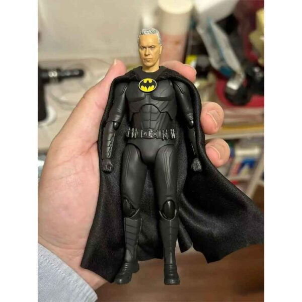 اکشن فیگور بتمن مایکل کیتون مدل The Batman Micheal Keaton S.H.Figuarts برند بندای