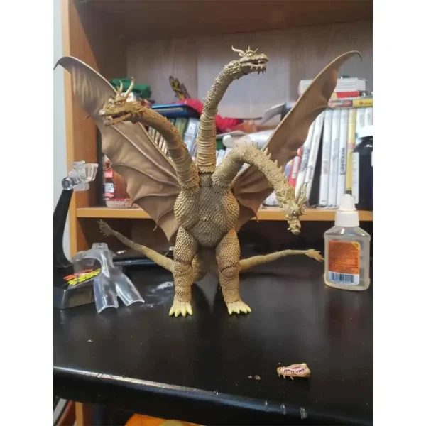 اکشن فیگور دشمن گودزیلا اژدهای 3 سر گیدورا King of The Monsters King Ghidorah برند لجند کریشن