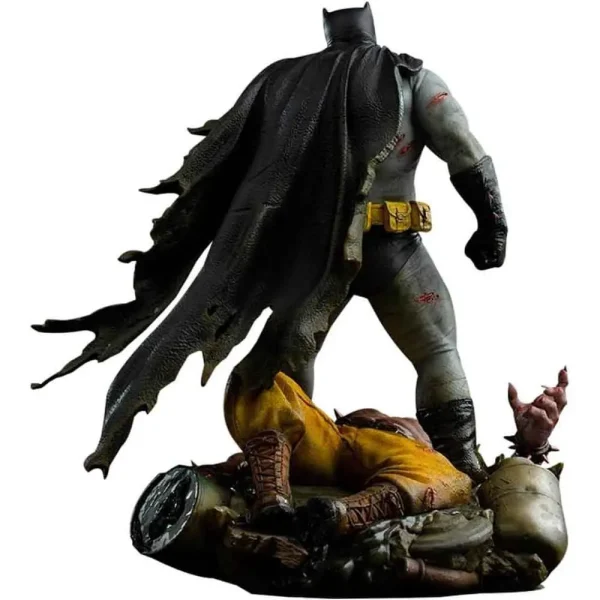 فیگور بتمن Batman The Dark Knight Returns 1/6 Diorama برند آیرون استودیو