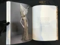 فوتوبوک الکساندر مک کوئین ( زیبایی وحشی ) Alexander McQueen: Savage Beauty