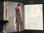 فوتوبوک الکساندر مک کوئین ( زیبایی وحشی ) Alexander McQueen: Savage Beauty