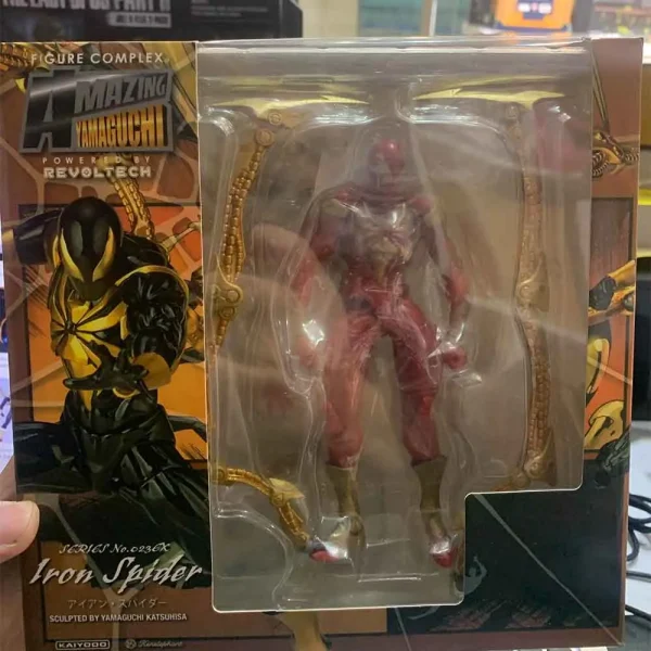 اکشن فیگور آیرون اسپایدر سری Sentinel Iron Spider Red Suit برند یاماگوچی