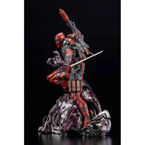مجسمه شاهکار از ددپول سری Deadpool Fine Art ارتفاع 36 سانتی متر برند KOTOBUKIYA