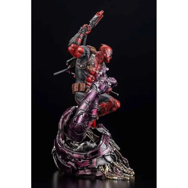 مجسمه شاهکار از ددپول سری Deadpool Fine Art ارتفاع 36 سانتی متر برند KOTOBUKIYA