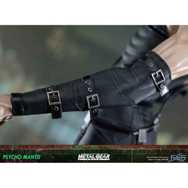 فیگور شاهکار از بازی متال گیر سری سرباز روانی Metal Gear Solid برند First 4 Figures ارتفاع 66 سانت