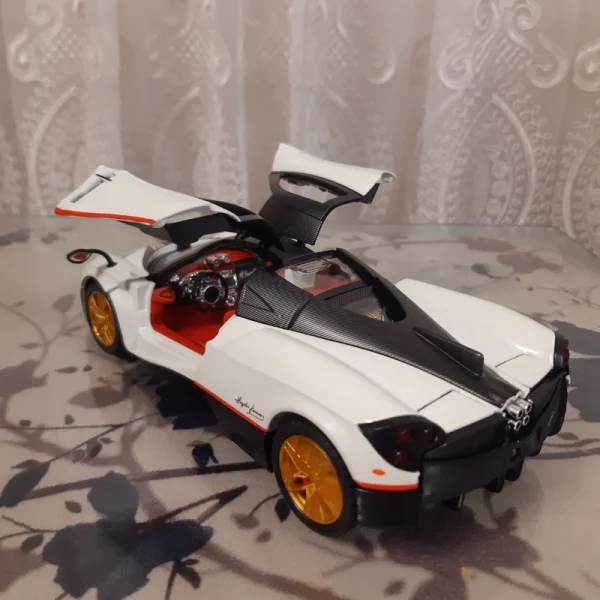 ماکت ماشین مدل پاگانی هوایرا Pagani Huayra موزیکال