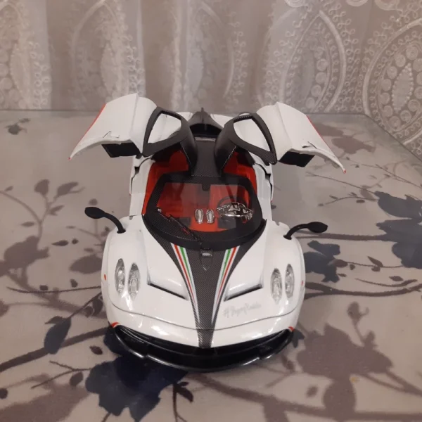 ماکت ماشین مدل پاگانی هوایرا Pagani Huayra موزیکال
