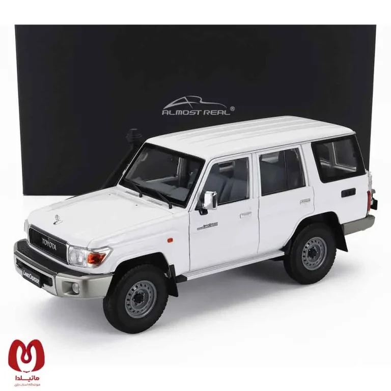ماکت ماشین تویوتا TOYOTA LAND CRUISER 76 (2017) برند Almost Real