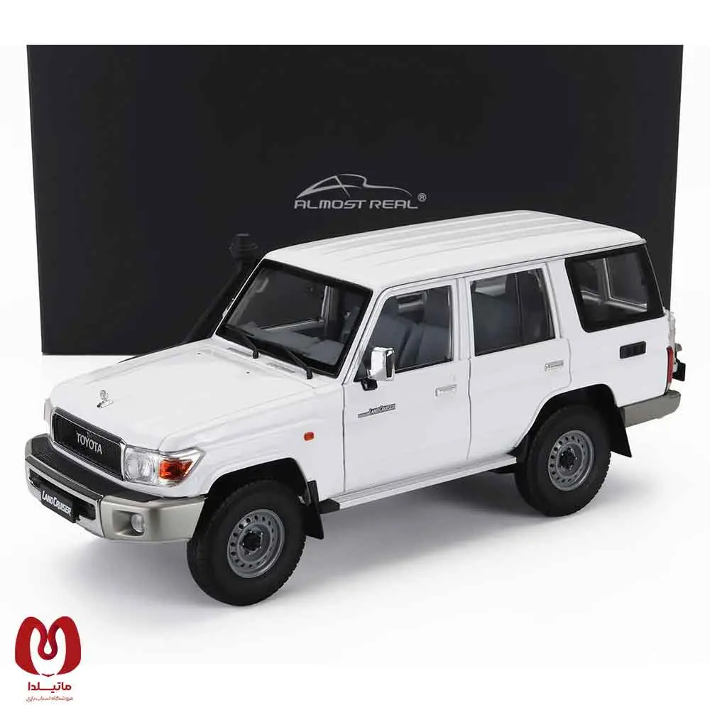 ماکت ماشین تویوتا TOYOTA LAND CRUISER 76 (2017) برند Almost Real