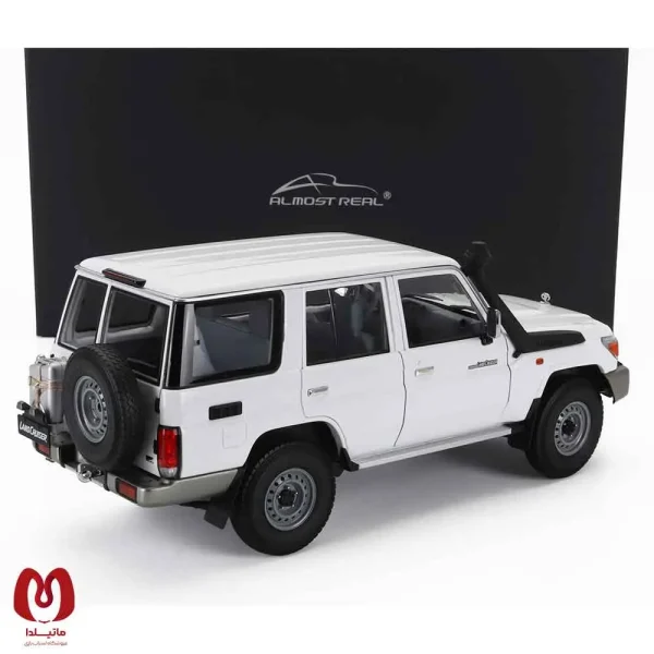 ماکت ماشین تویوتا TOYOTA LAND CRUISER 76 (2017) برند Almost Real