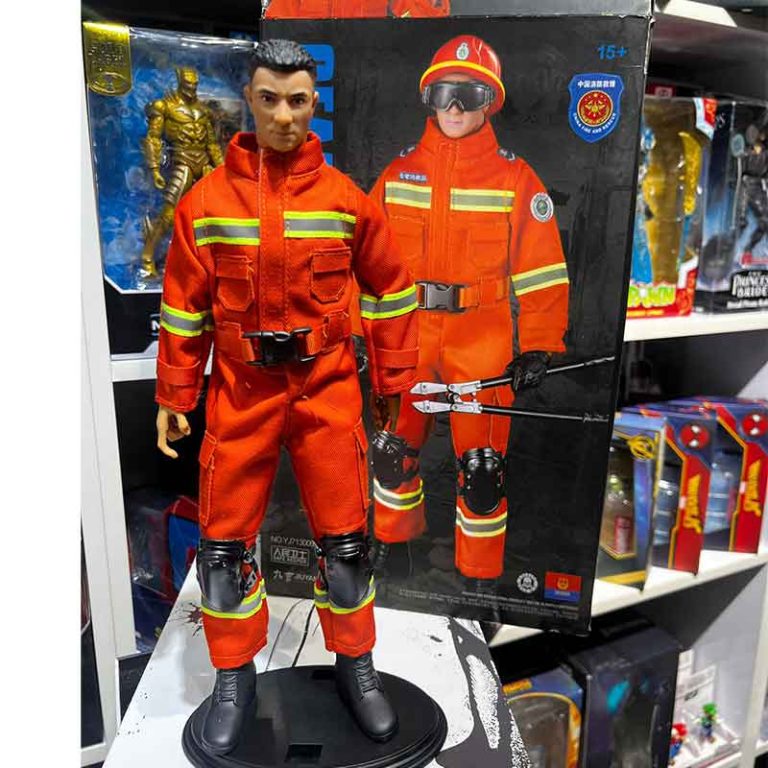 اکشن فیگور آتش نشانی FIREFIGHTER DOLL با تمام اکسسوری ها ارتفاع 30 سانت