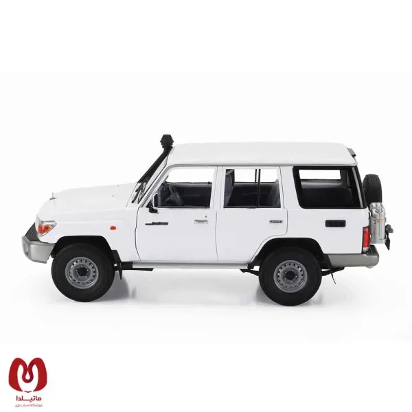 ماکت ماشین تویوتا TOYOTA LAND CRUISER 76 (2017) برند Almost Real