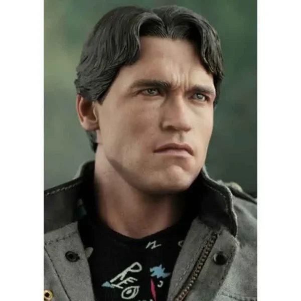 اکشن فیگور ترمیناتور T800 Terminator برند هات تویز مقیاس 1/6