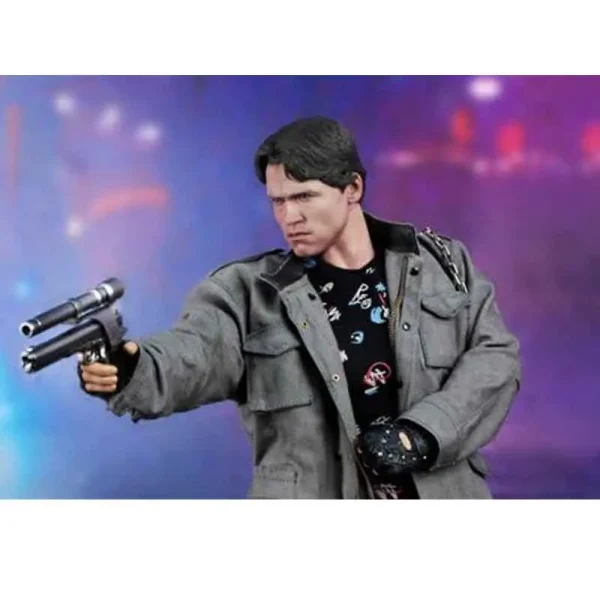 اکشن فیگور ترمیناتور T800 Terminator برند هات تویز مقیاس 1/6
