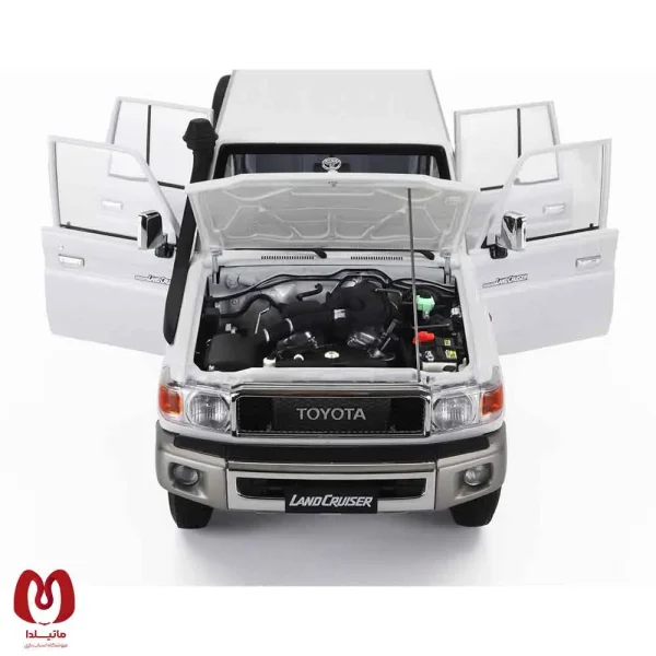 ماکت ماشین تویوتا TOYOTA LAND CRUISER 76 (2017) برند Almost Real