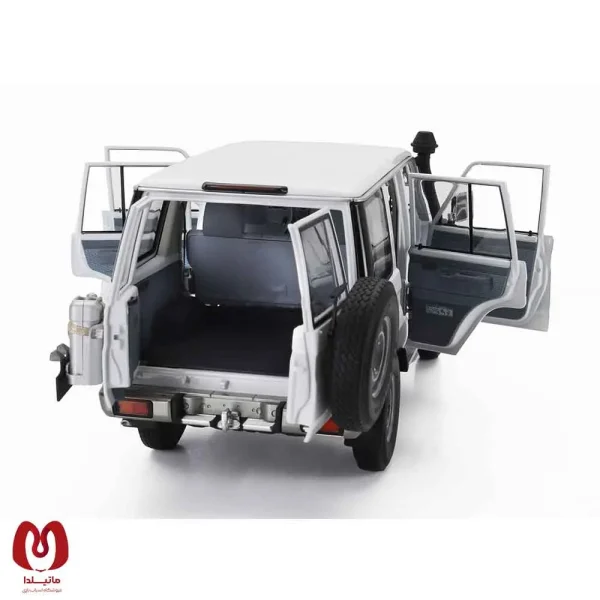 ماکت ماشین تویوتا TOYOTA LAND CRUISER 76 (2017) برند Almost Real